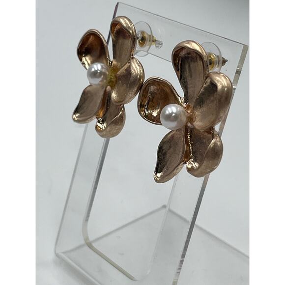 Designer Signed Gold Plated Blossom Flower White Pearl Stud Earrings - Picture 3 of 10